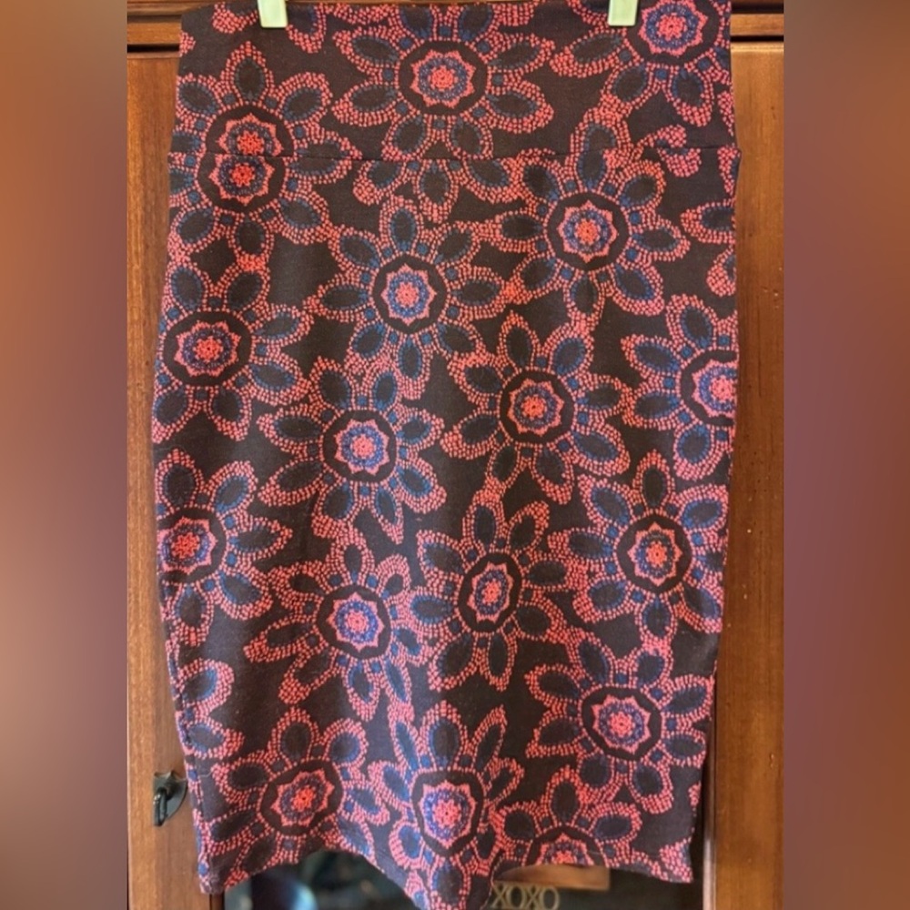 Beautiful Lularoe Cassie Skirt size M